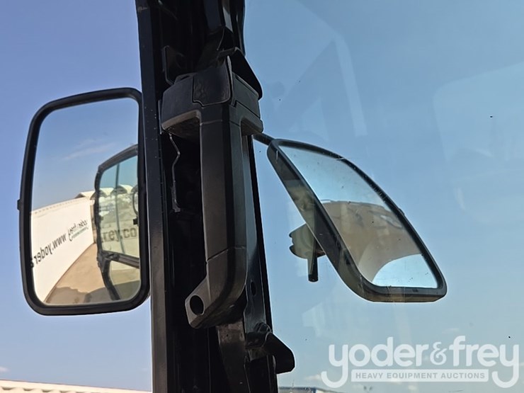 2019-caterpillar-336-image-69