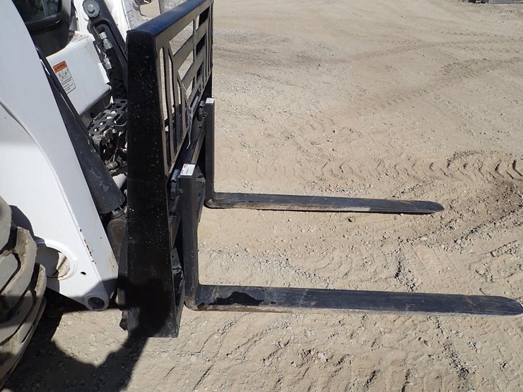 wildcat-48"-skid-steer-pallet-forks-image-4