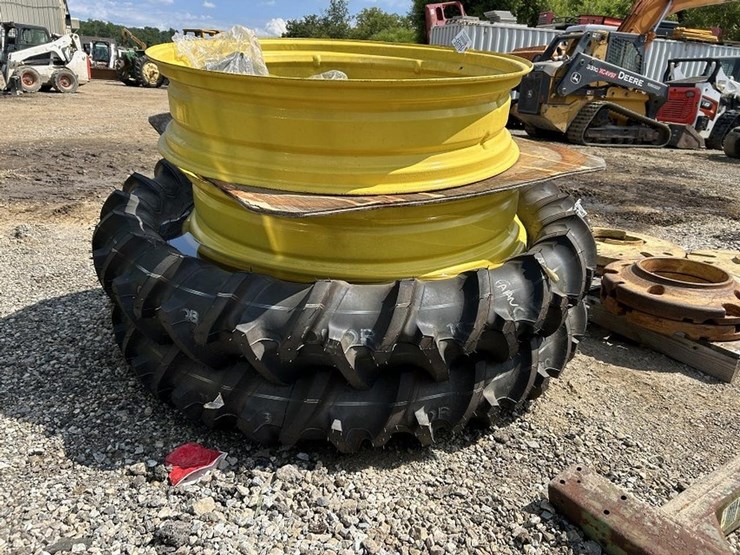 john-deere-11-image-1