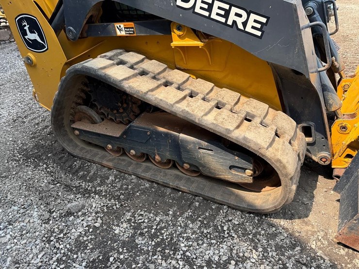 2021-deere-317g-image-12