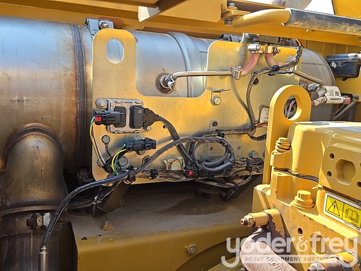 2019-caterpillar-336-image-55