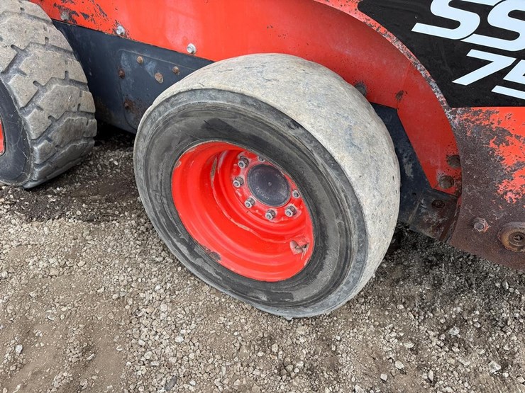 2024-kubota-ssv75-image-15