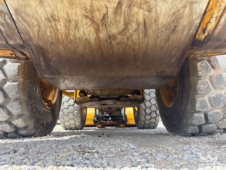 2019-deere-624l-image-42