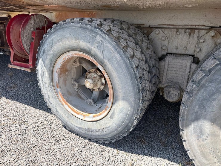 1999-mack-dm690sx-image-16