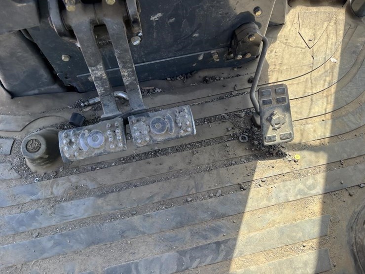 deere-410g-image-43