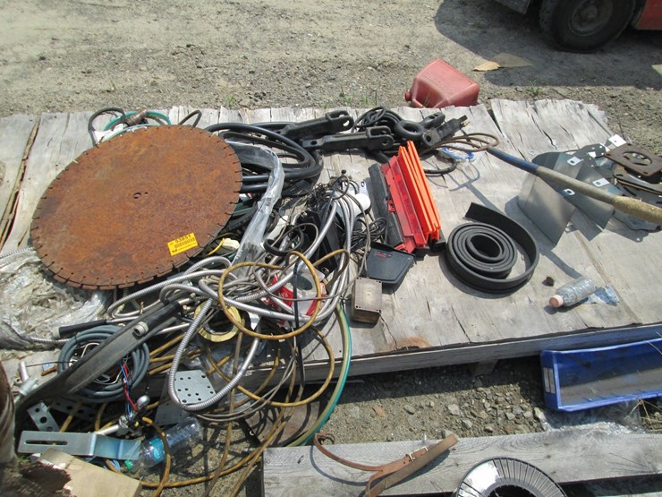 #53851-•-pallet-of-misc-wire,-saw-blades-&-other-items-inv#53851-image-1