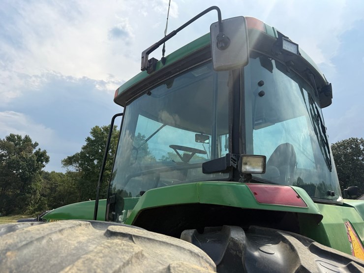 1997-john-deere-8300-image-23