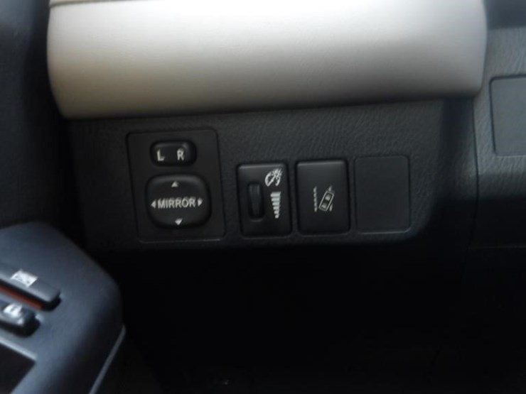 2018-toyota-rav4-image-23