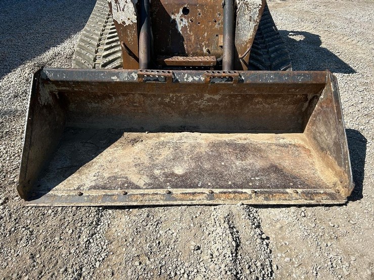 2006-bobcat-t300-image-9