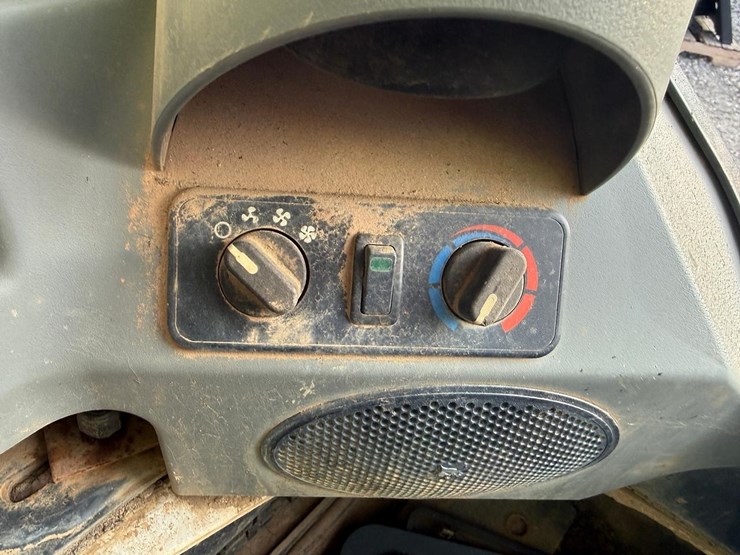 2018-bobcat-t740-image-26