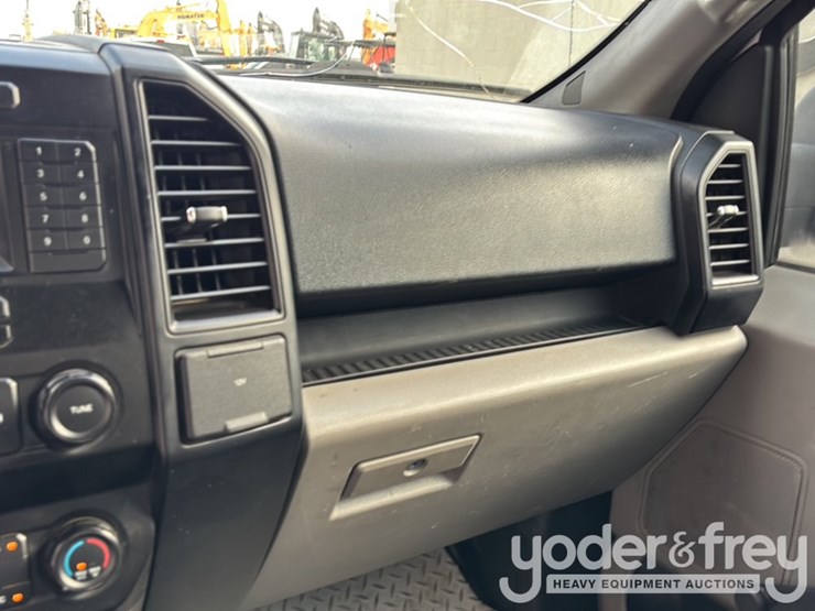 2016-ford-f150-image-28