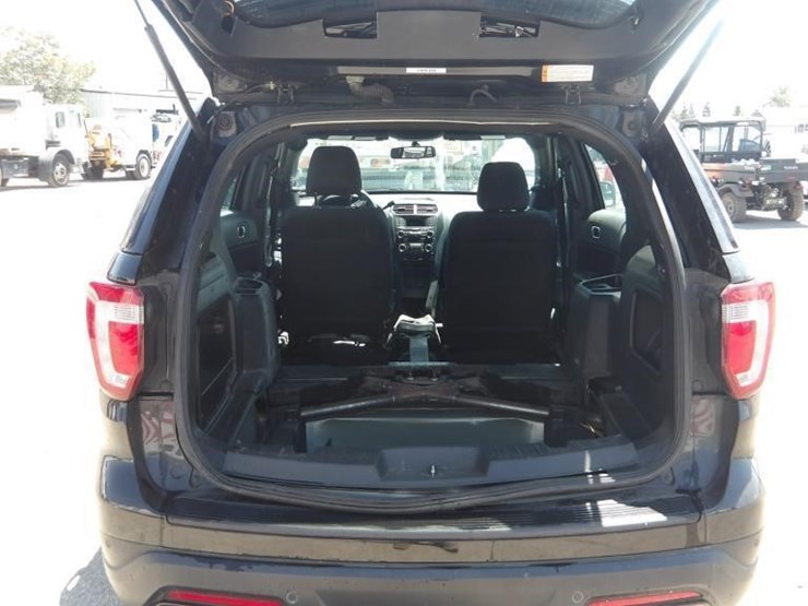 2019-ford-explorer-image-12