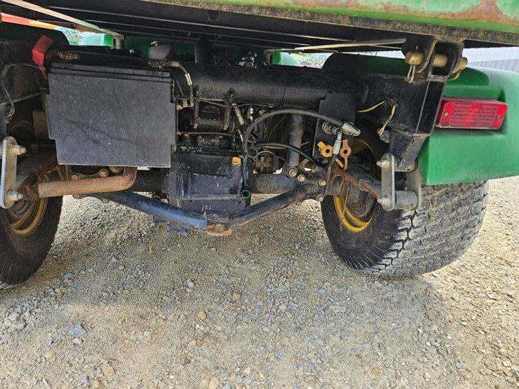 2020-john-deere-gator-image-18
