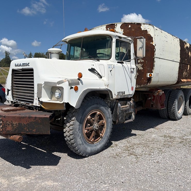 1999 MACK DM690SX