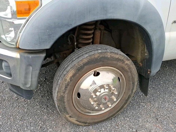 2011-ford-f550-image-28