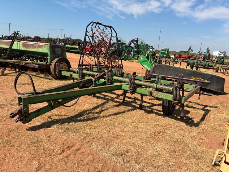 john-deere-100-image-1