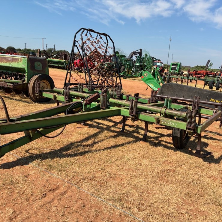JOHN DEERE 100