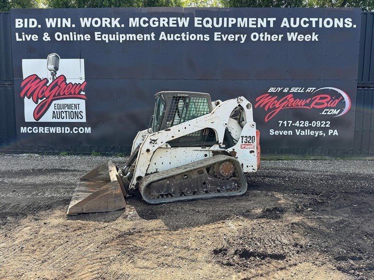 2010-bobcat-t320-image-1