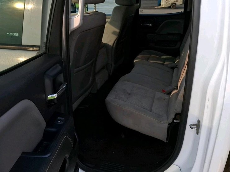2015-chevrolet-2500-image-14