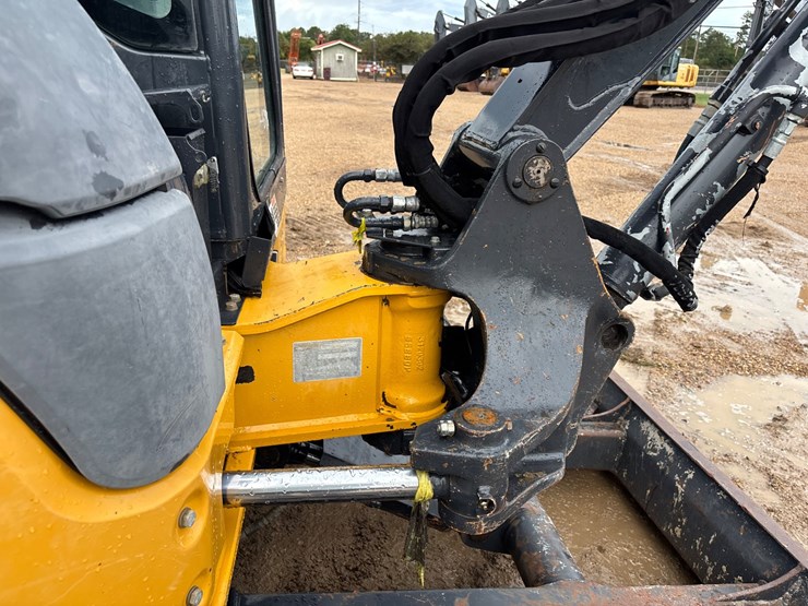 2017-deere-50g-image-15