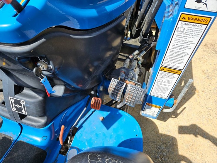 new-holland-tc25-image-37