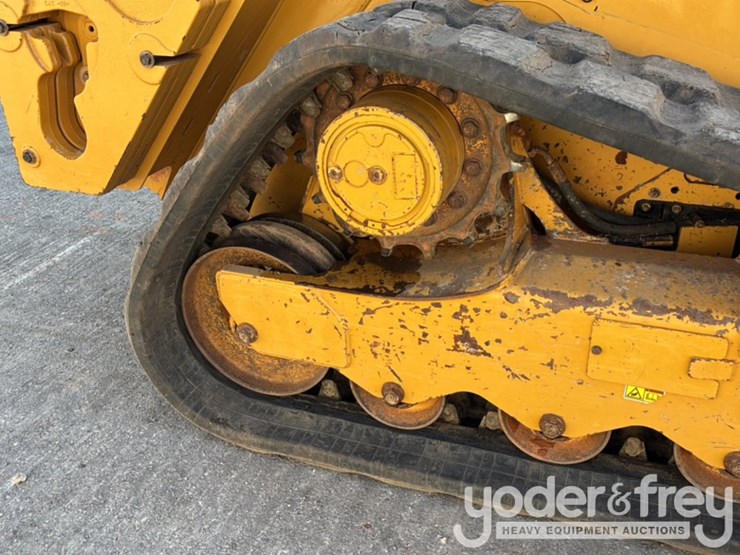 2021-caterpillar-259d3-image-13