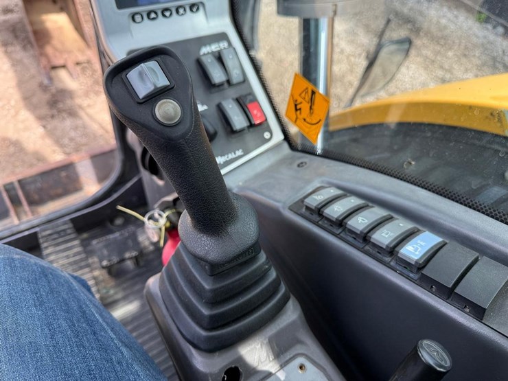 2019-mecalac-6mcr-image-23