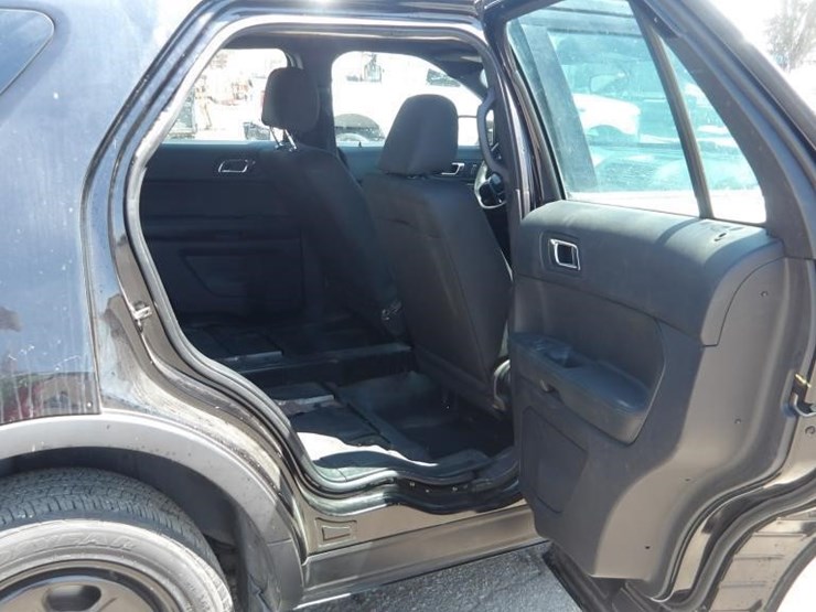 2019-ford-explorer-image-11