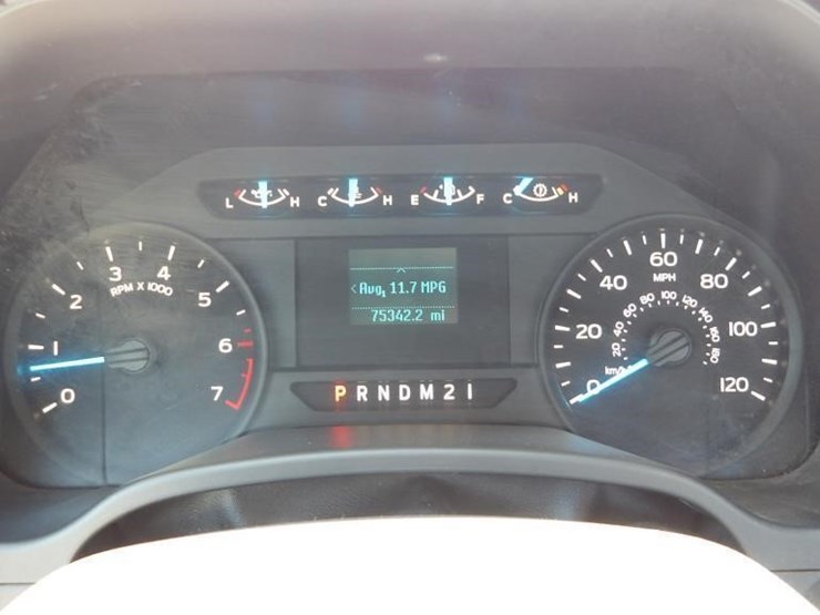 2017-ford-f150-xl-image-18