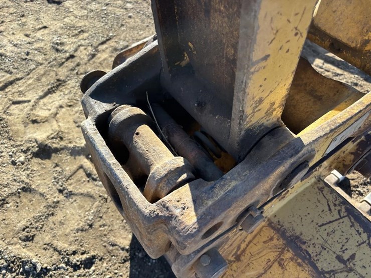 caterpillar-416c-image-20