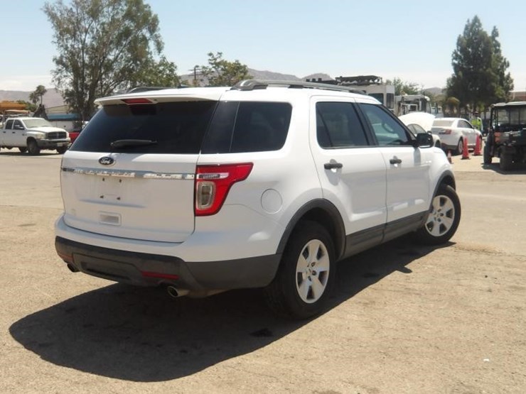 2014-ford-explorer-image-3