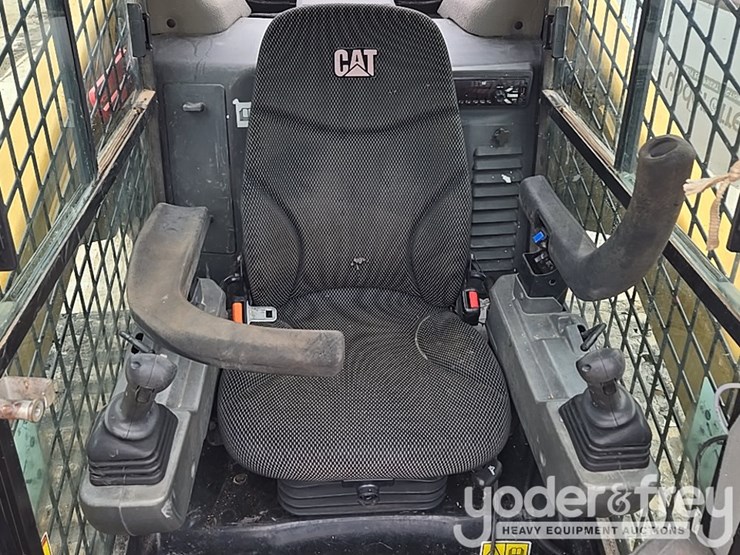 2020-caterpillar-289d3-image-46