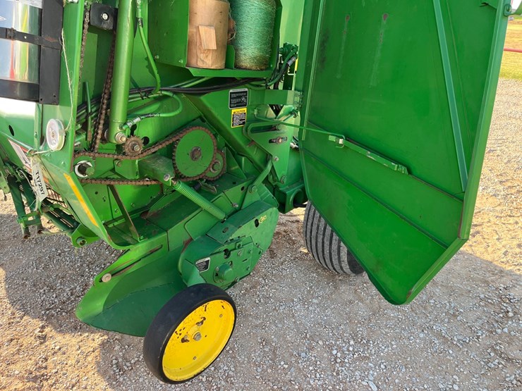 2001-john-deere-567-image-16