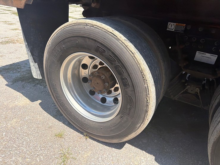 2015-kenworth-t880-image-15