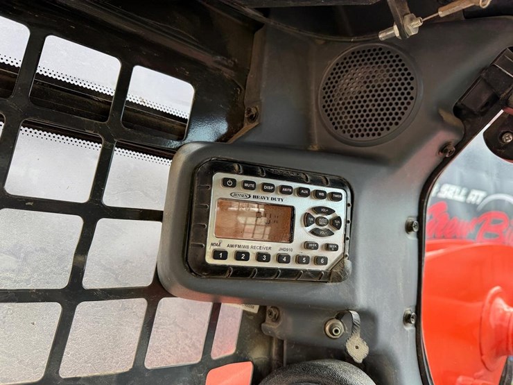 2024-kubota-ssv75-image-24
