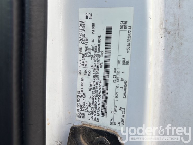 2016-ford-f150-image-36
