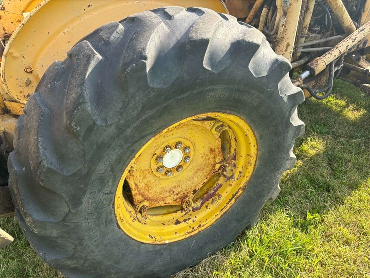 ford-backhoe-image-7