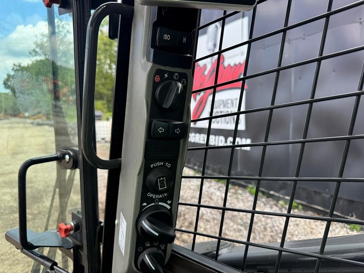 2022-new-holland-c332-image-25