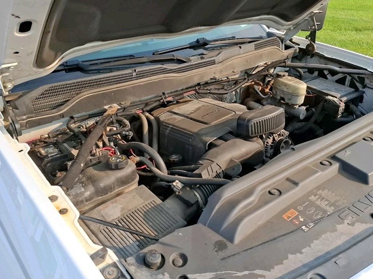2015-chevrolet-2500-image-16