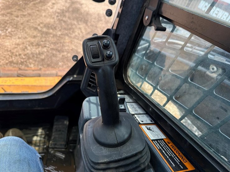 2023-deere-333g-image-22