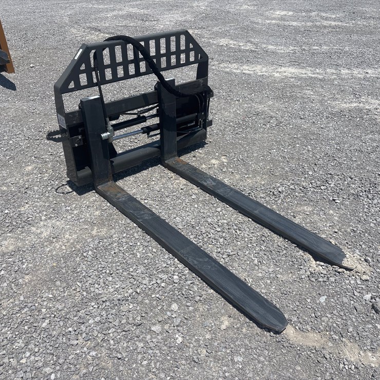 #11 • CID XTREME 60" HYD PALLET FORKS