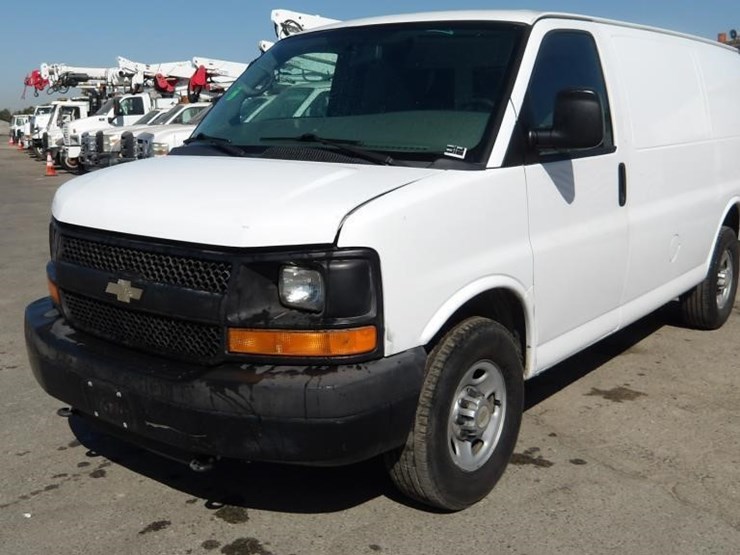 2014-chevrolet-express-3500-image-1