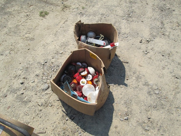#53842-•-lot-of-(2)-boxes-of-misc.-truck-&-trailer-lights-inv#53842-image-1
