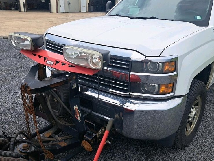 2015-chevrolet-2500-image-27