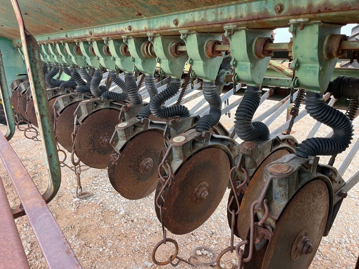 john-deere-8300-image-9