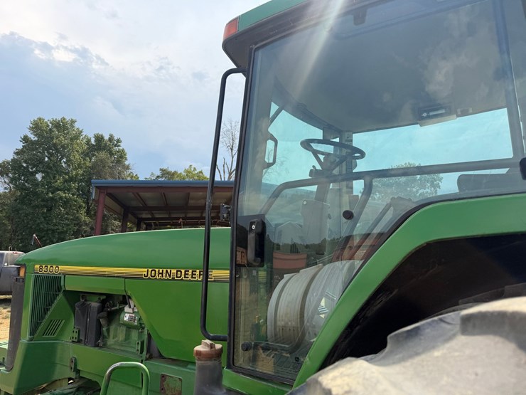 1997-john-deere-8300-image-24