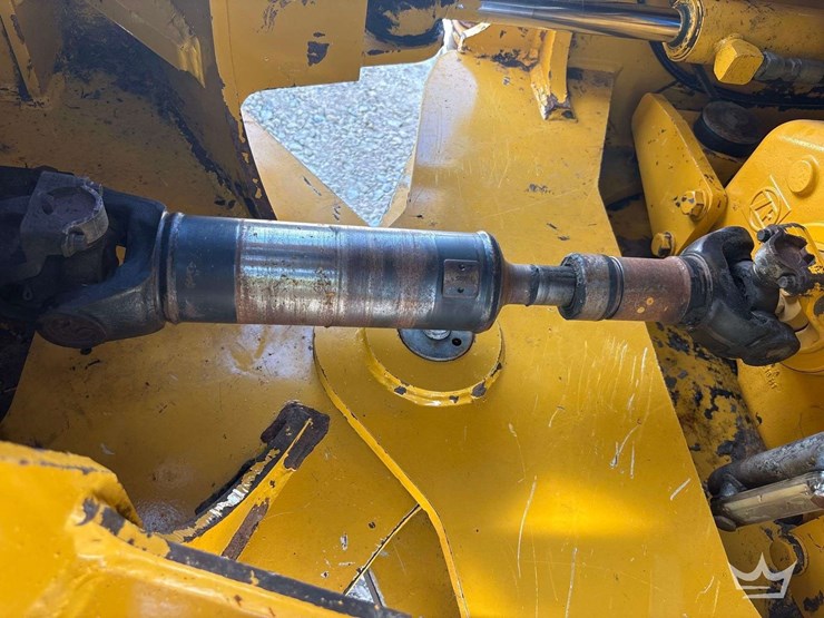 2019-deere-624l-image-24