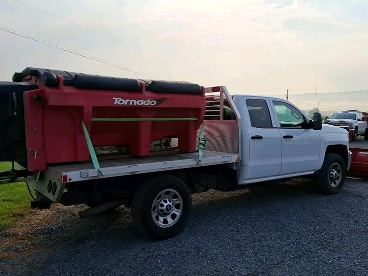 2015-chevrolet-2500-image-3
