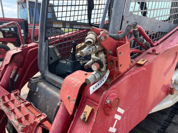 2017-takeuchi-tl12r2-image-5