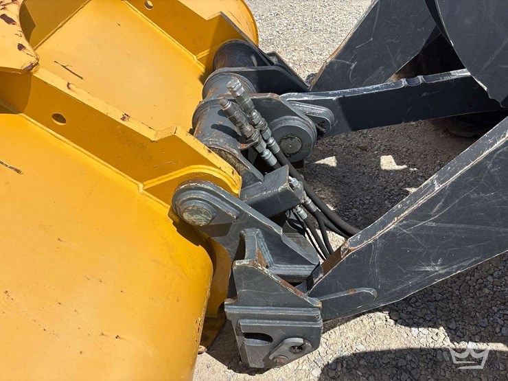 2019-deere-624l-image-32